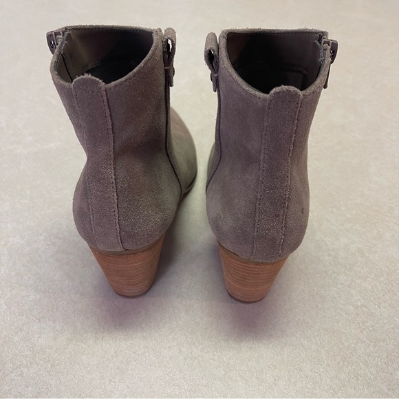Bass Shiloh Suede Booties Size 7.5 Taupe Side Zip - Picture 8 of 9
